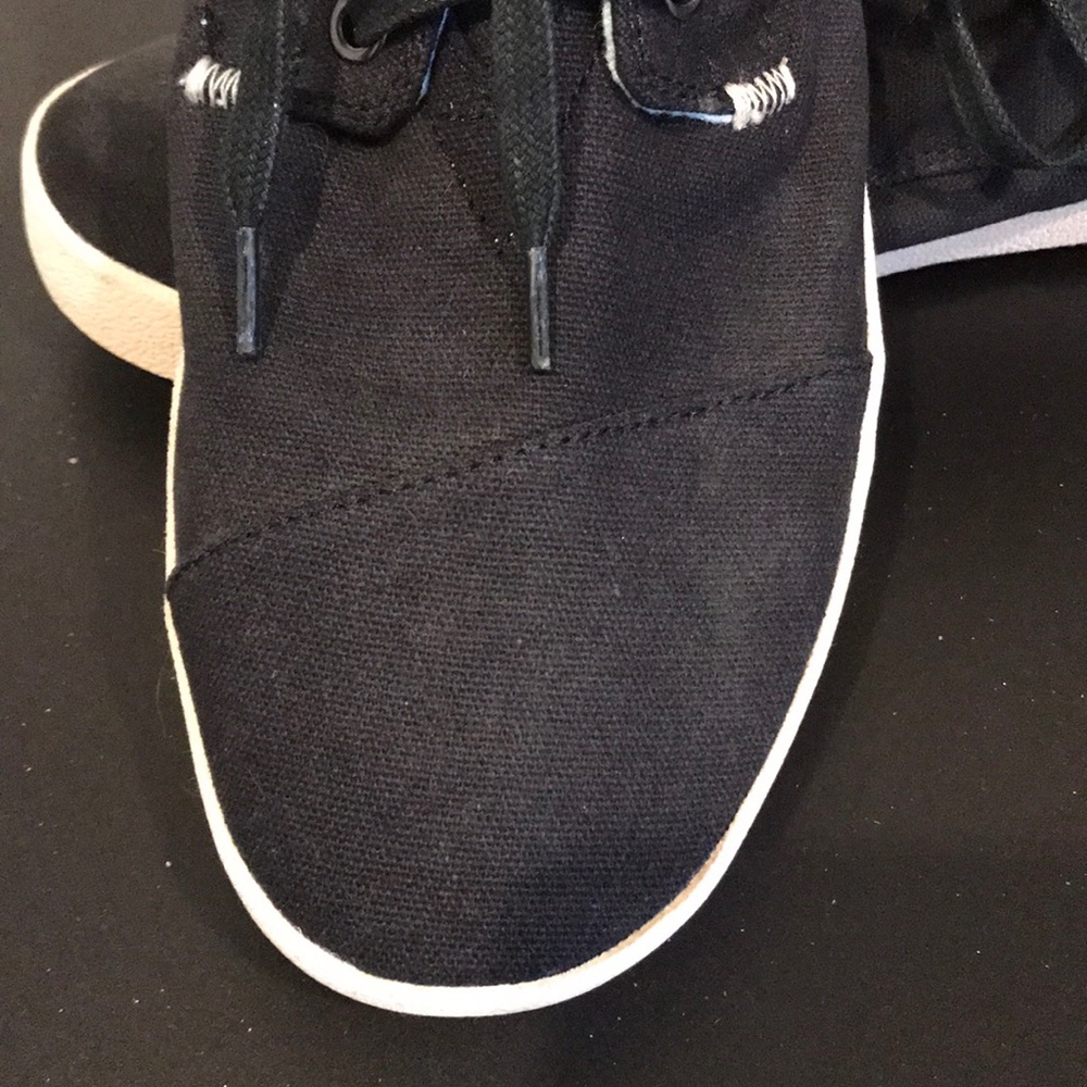 Men’s Tom’s shoes